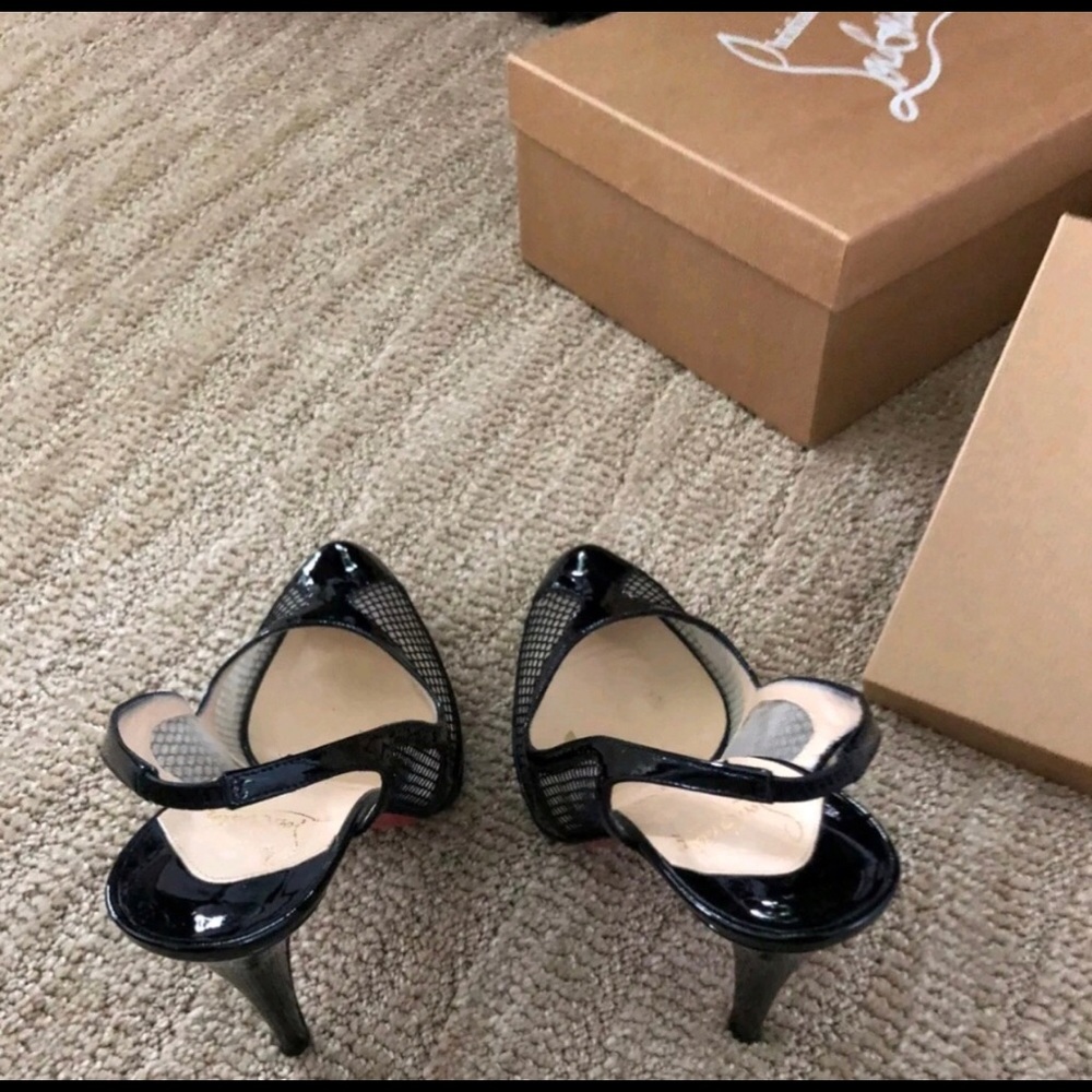 SOLD 💯❤️❤️👠👠Christian Louboutin heels 👠❤️❤️❤️ - Picture 2 of 6